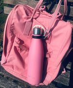 Miin Bottle Karabinhage på pink vandflaske og pink taske