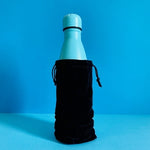 Aqua vandflaske fra Miin Bottle i en Flaskepose